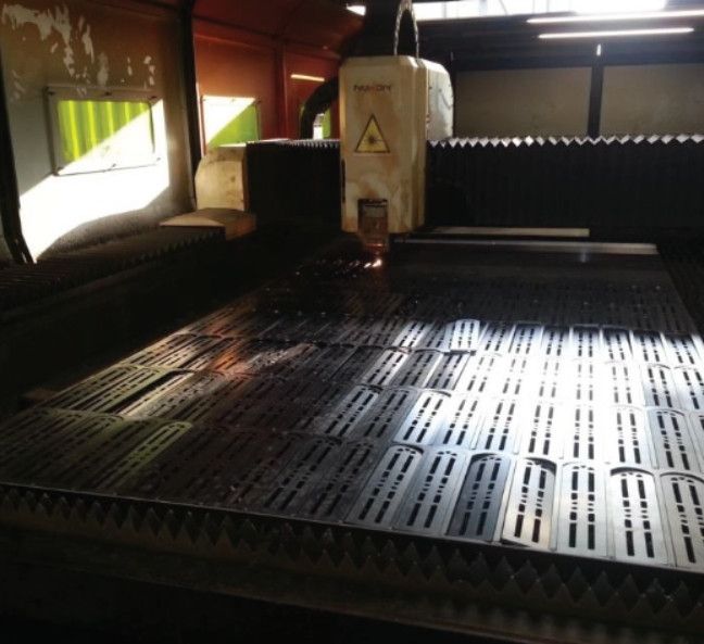 Fibre laser cutting